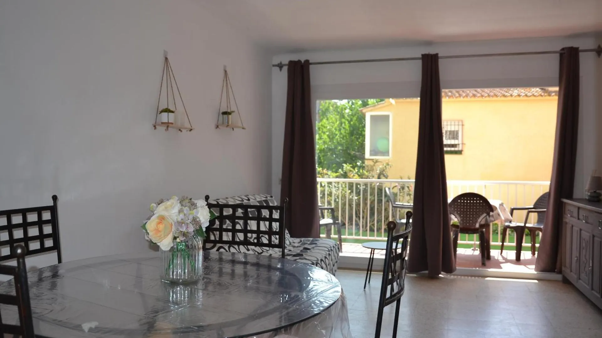 Apartamento Economico Cerca De La Playa, Con Terraza Y Parking En L'Estartit - Es-323-48 Spain