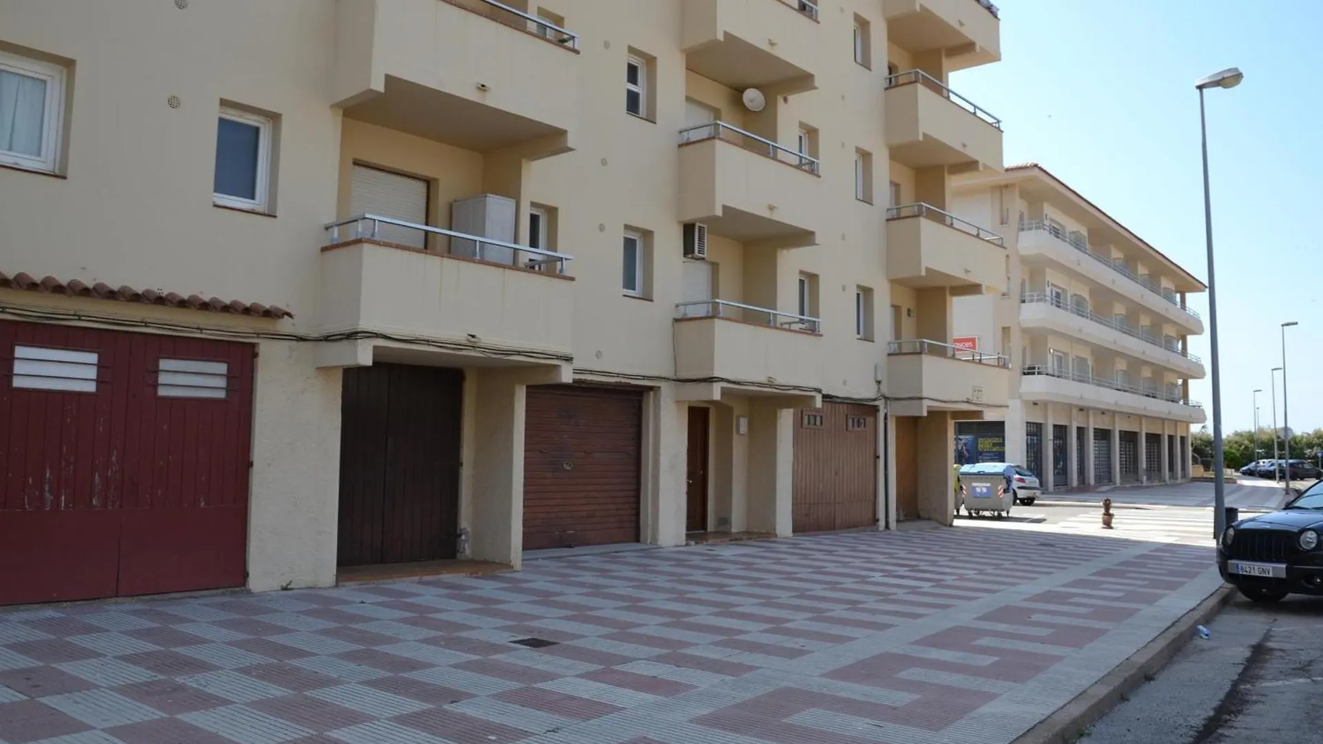 Apartamento Economico Cerca De La Playa, Con Terraza Y Parking En L'Estartit - Es-323-48 0*,