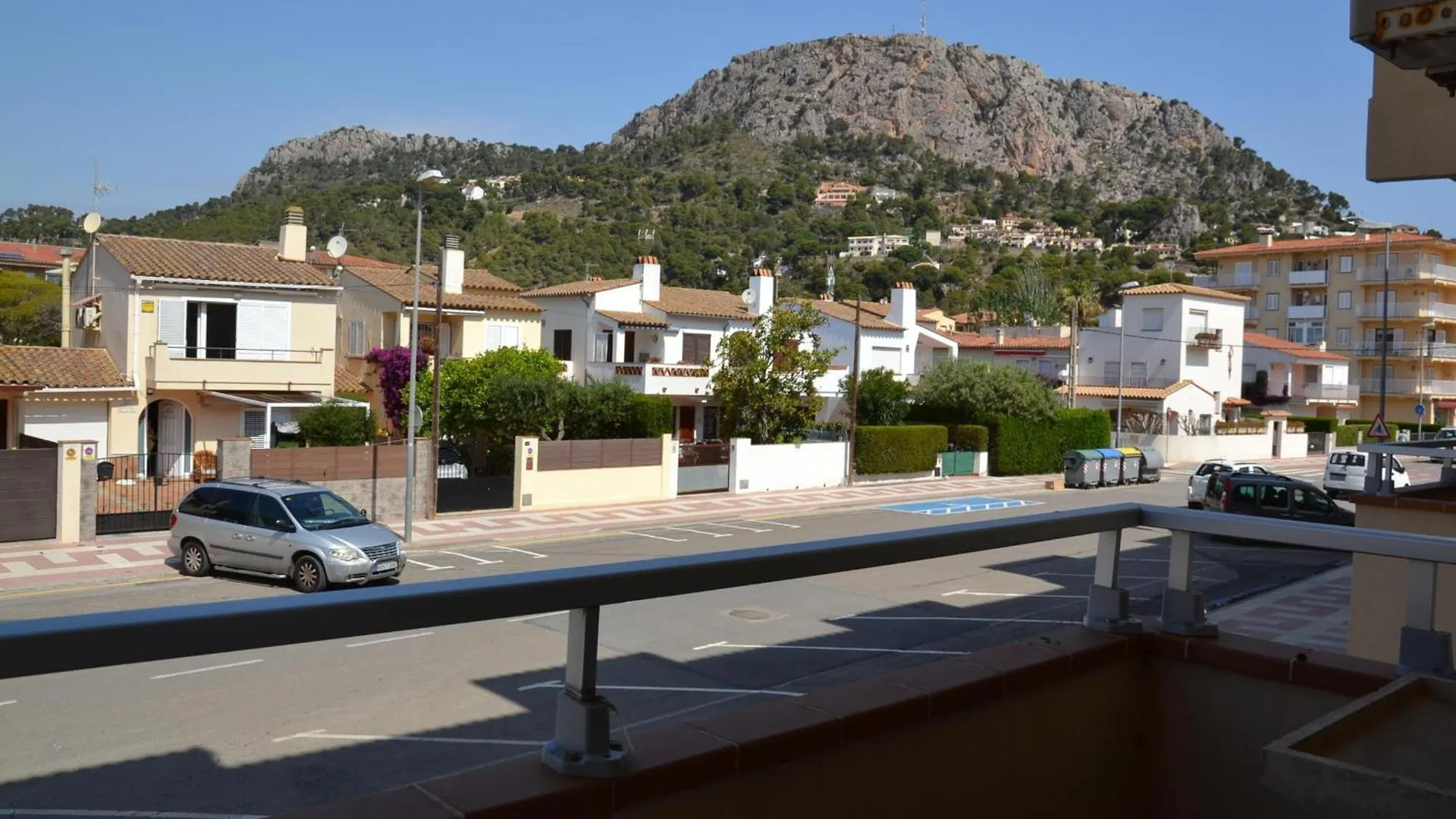 Apartamento Economico Cerca De La Playa, Con Terraza Y Parking En L'Estartit - Es-323-48