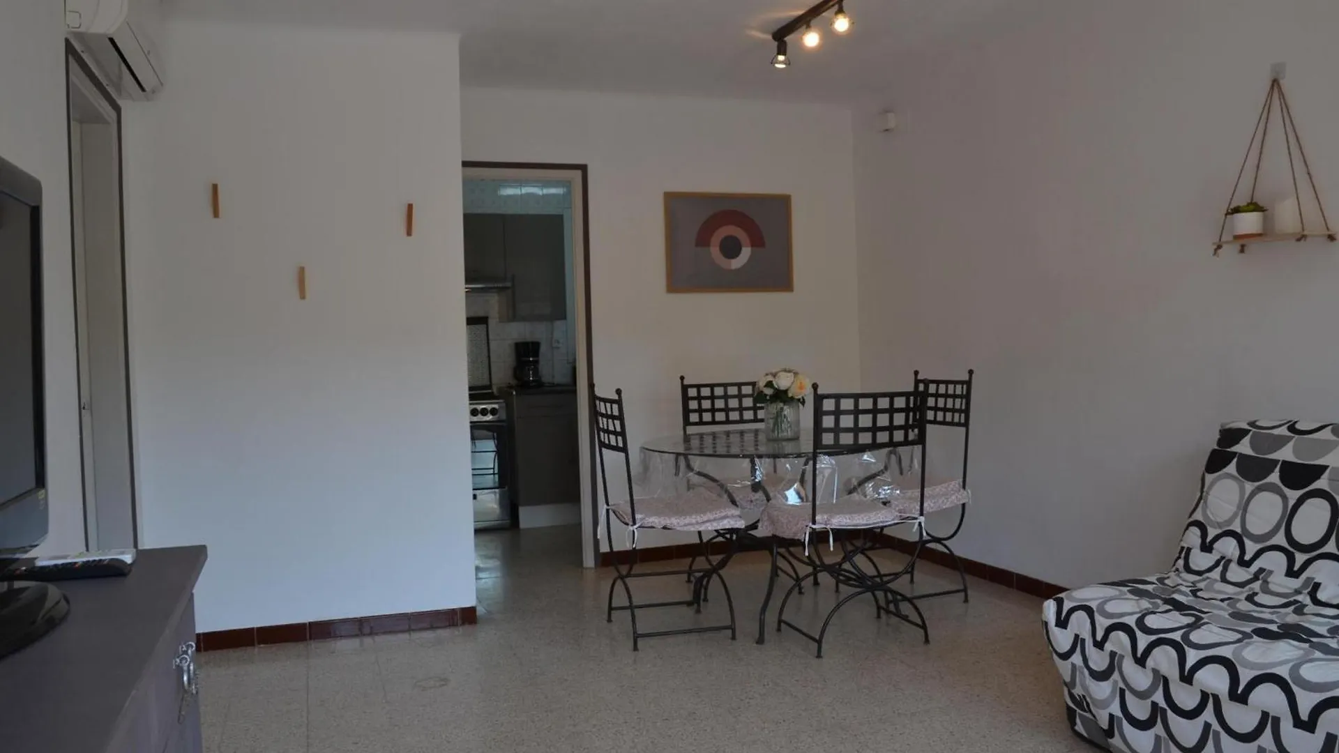 Apartamento Economico Cerca De La Playa, Con Terraza Y Parking En L'Estartit - Es-323-48